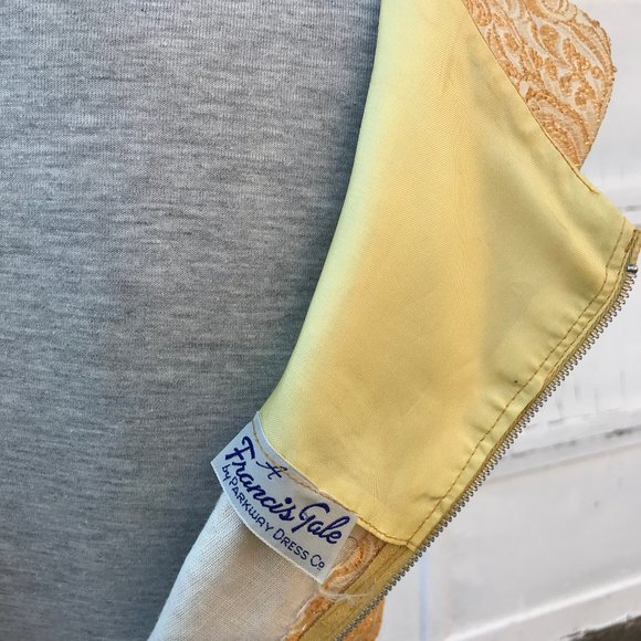 Francis Gale Gold Metallic Brocade Dress Asymmetric Waist Detail Vintage 1960s - Picture 7 of 9